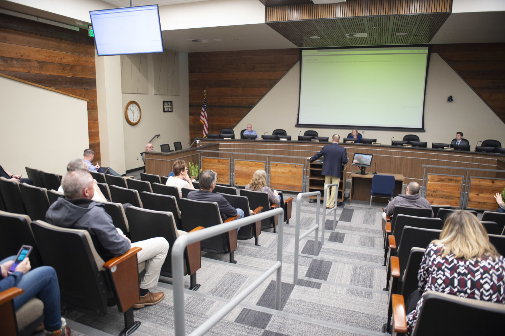 City Council confronts COVID-19 pandemic